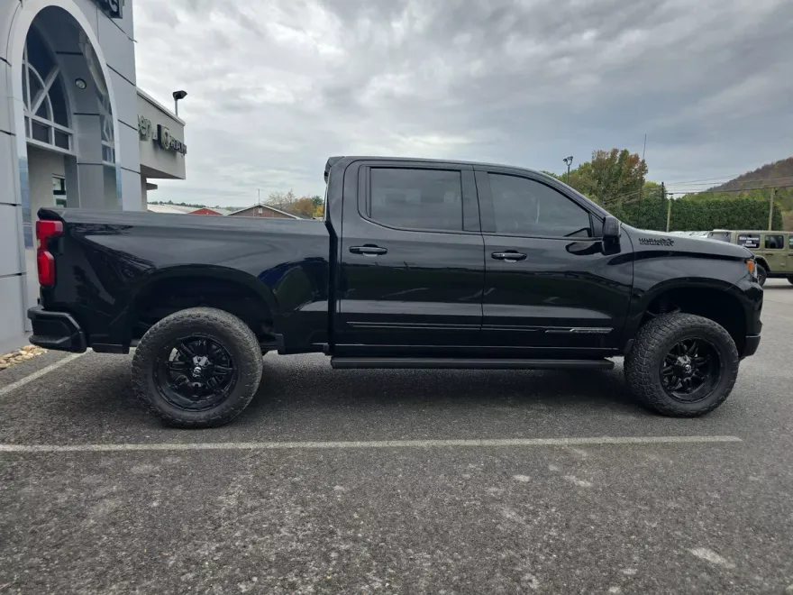 2025 Chevrolet Silverado 1500 High Country photo 1