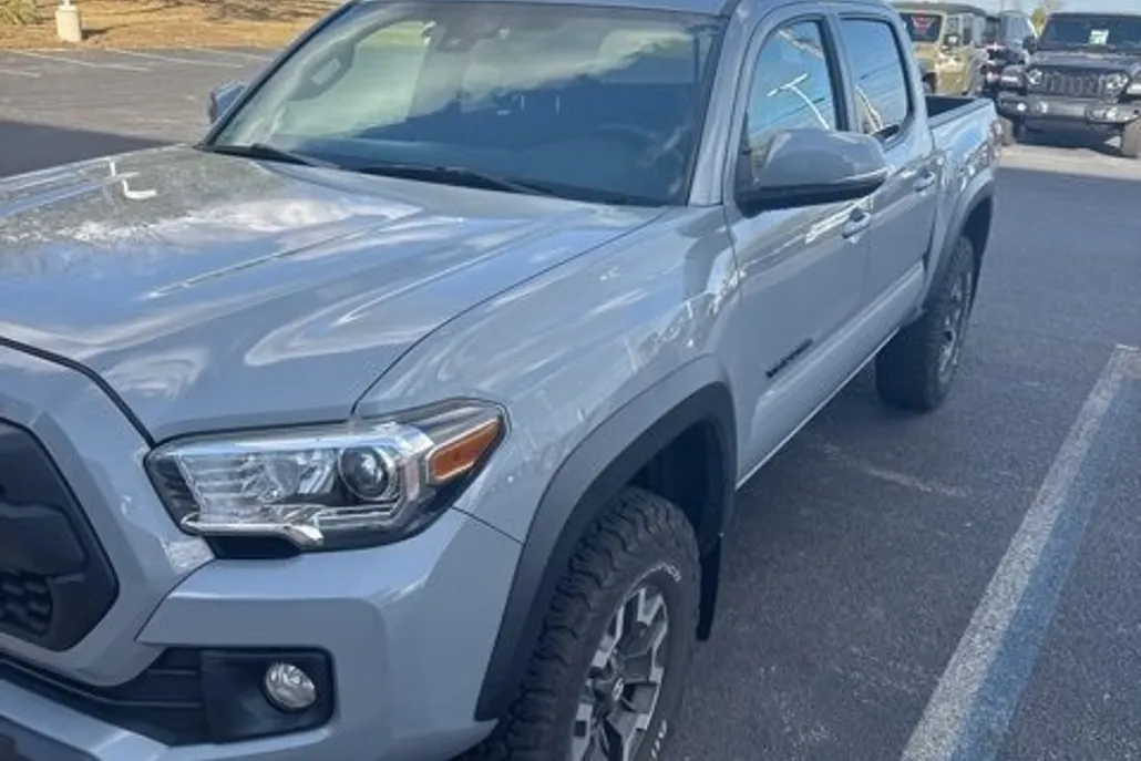 2019 Toyota Tacoma SR5 photo 1