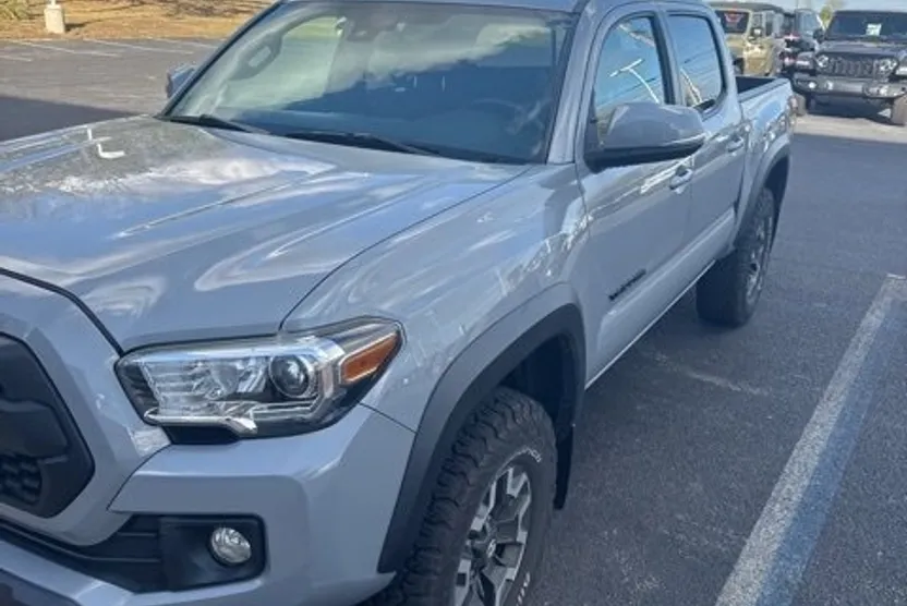 2019 Toyota Tacoma SR5 photo 1