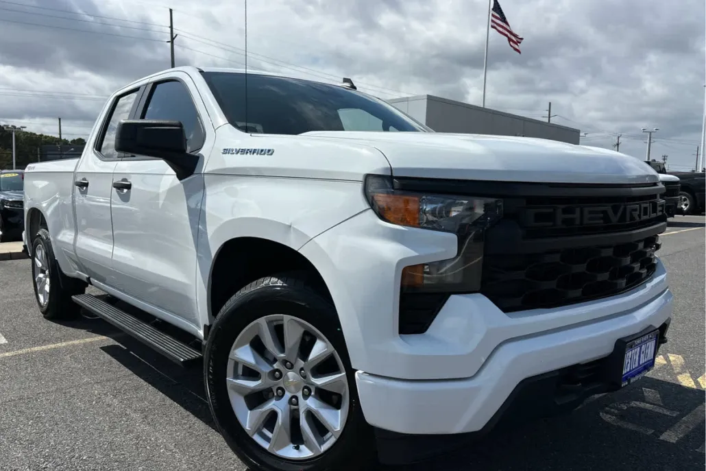 2022 Chevrolet Silverado 1500 Custom photo 1