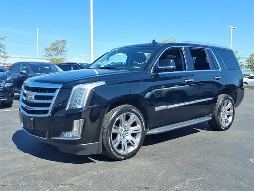 2015 Cadillac Escalade Luxury photo 2