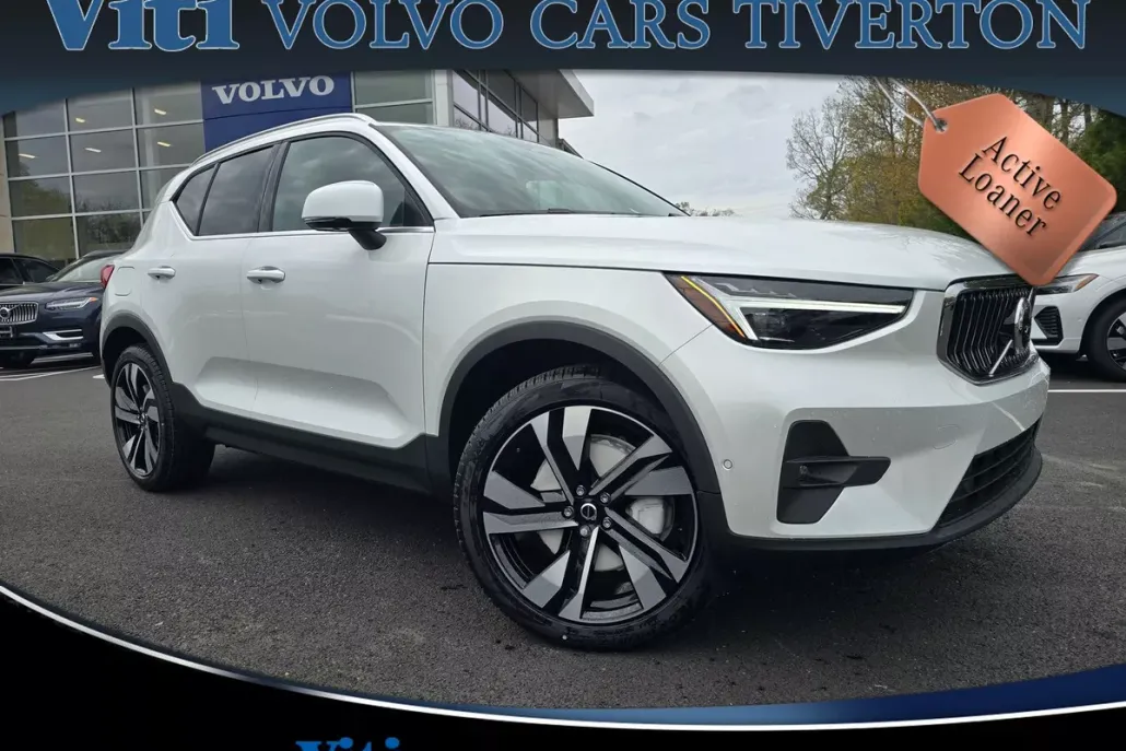 2024 Volvo XC40 Ultimate photo 1