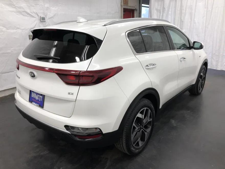 2021 Kia Sportage EX photo 1