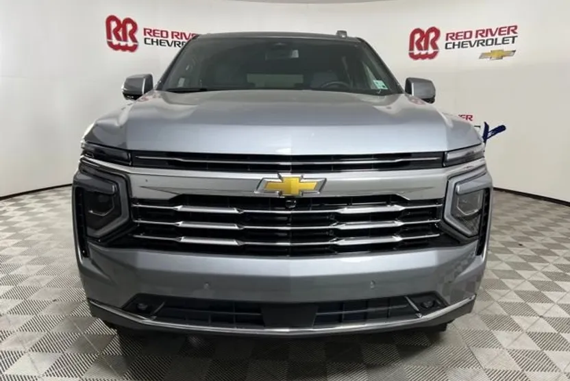 2026 Chevrolet Suburban LT photo 1