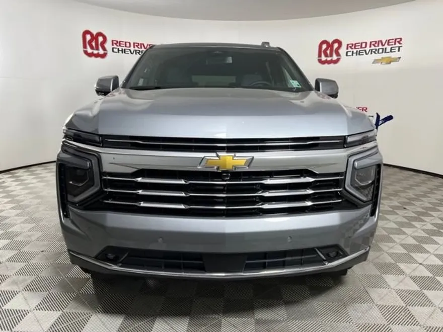 2026 Chevrolet Suburban LT photo 1
