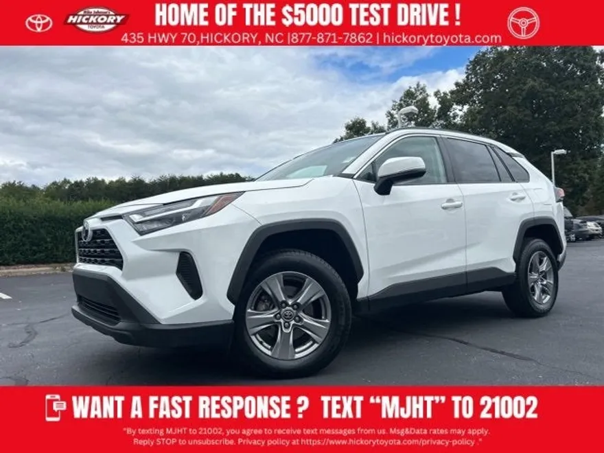 2024 Toyota RAV4 XLE photo 1