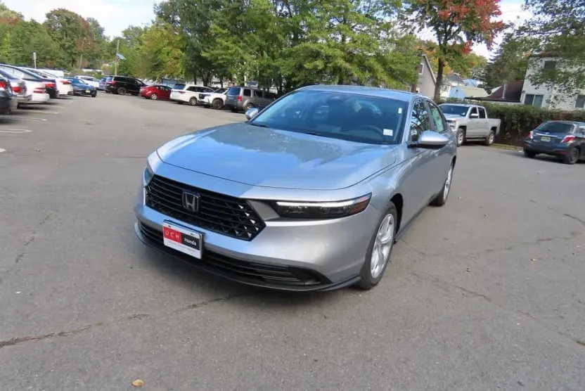 2025 Honda Accord LX photo 1