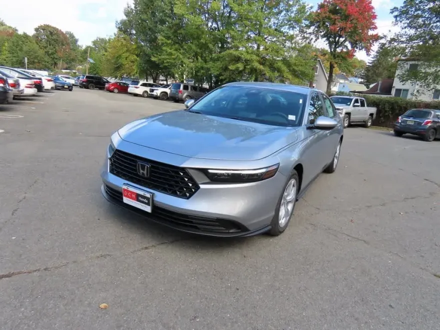 2025 Honda Accord LX photo 1