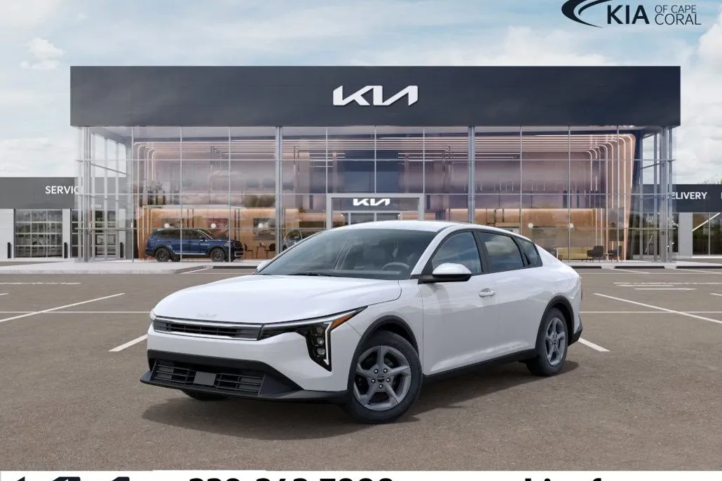 2025 Kia K4 LXS photo 1