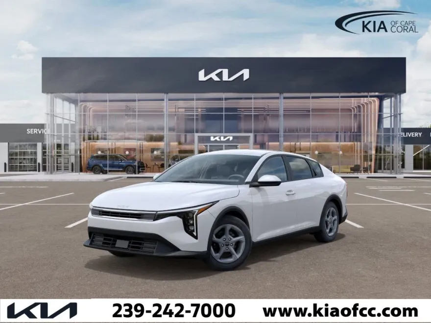 2025 Kia K4 LXS photo 1