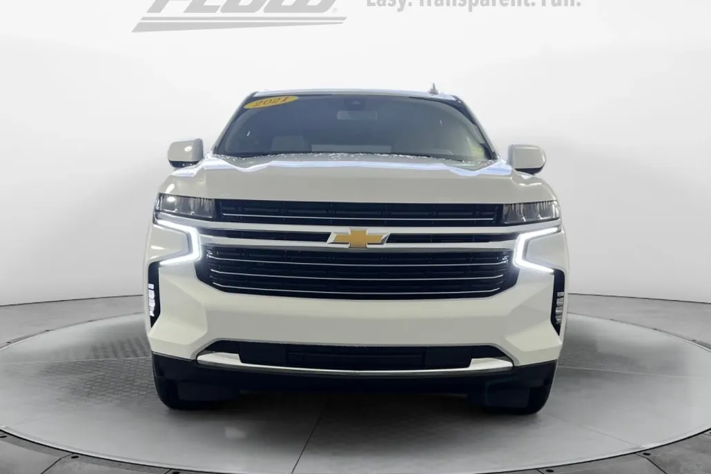 2021 Chevrolet Suburban LT photo 1