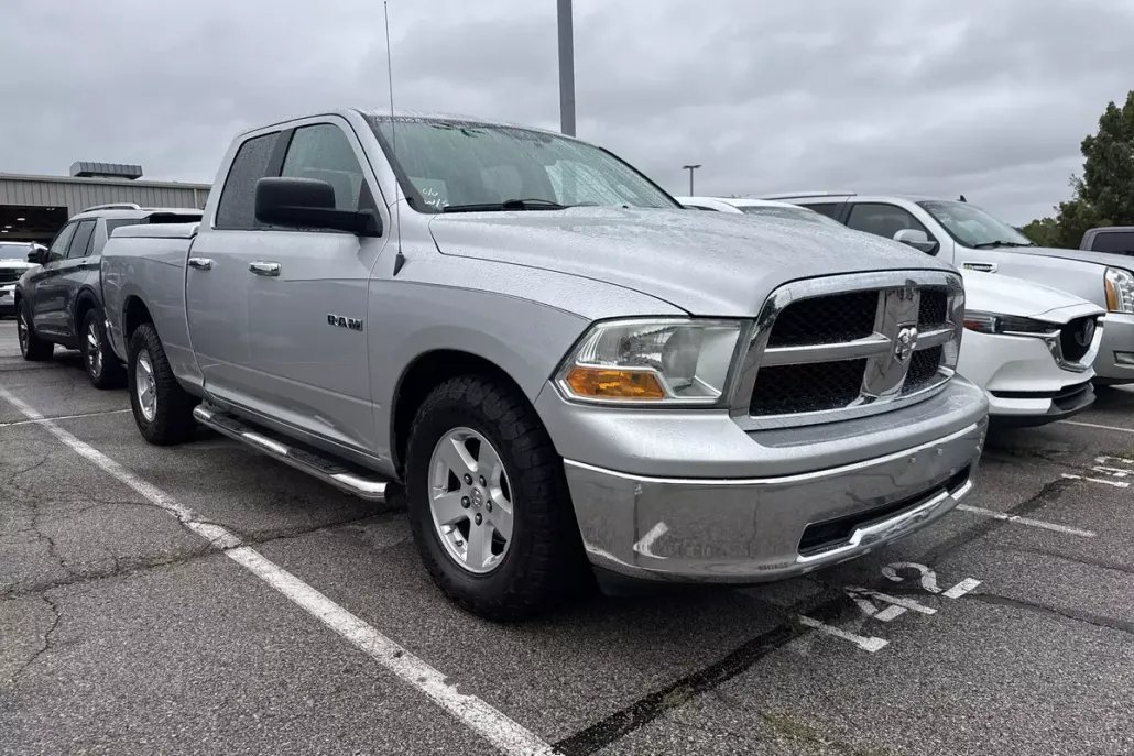 2009 Dodge Ram SLT photo 1