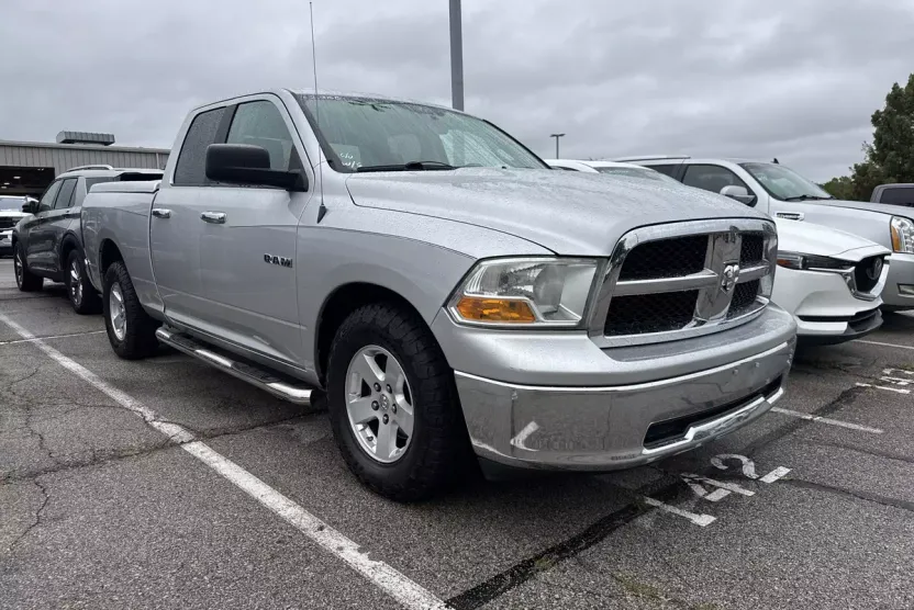 2009 Dodge Ram SLT photo 1
