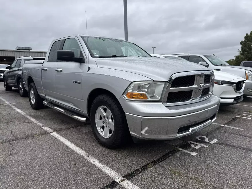 2009 Dodge Ram SLT photo 1