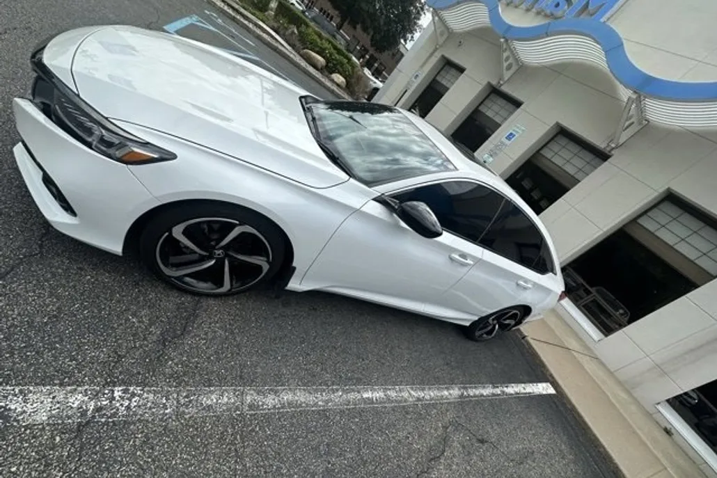 2022 Honda Accord Sport 2.0T photo 1