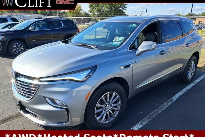 2023 Buick Enclave Essence photo 1