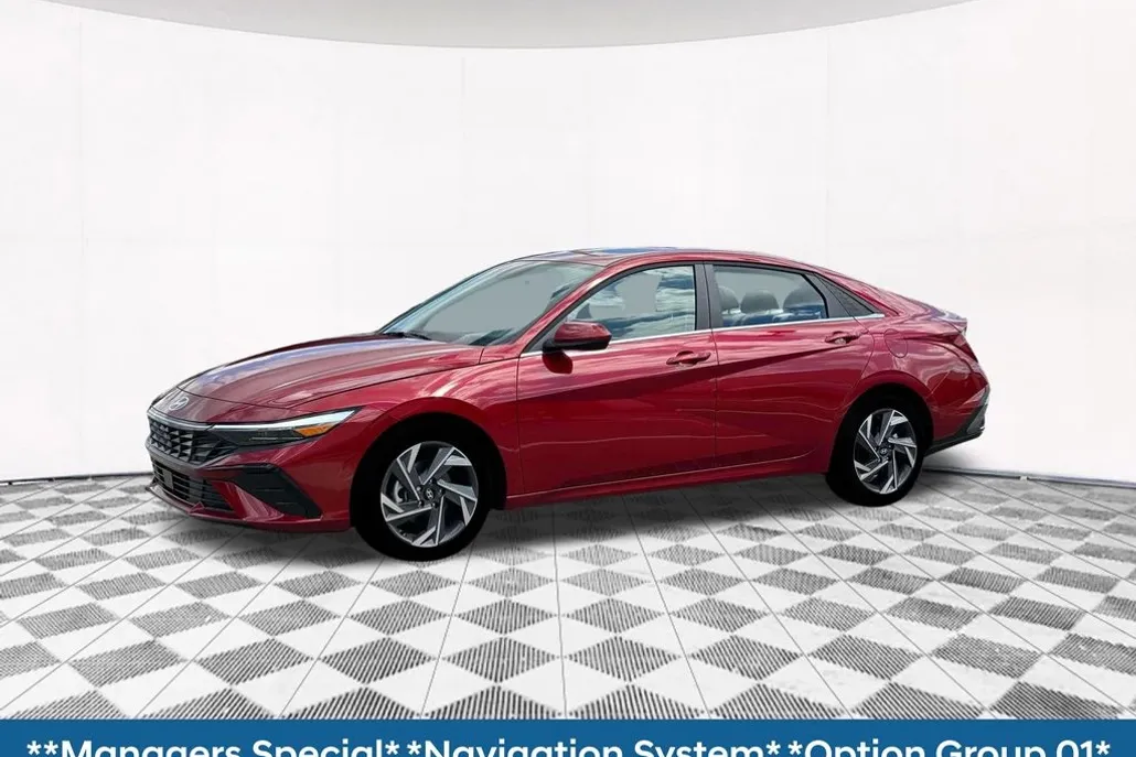 2025 Hyundai Elantra SEL Convenience photo 1