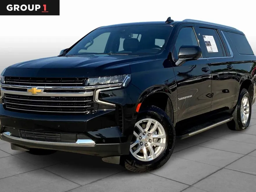 2024 Chevrolet Suburban LT photo 1