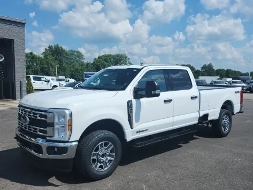 2025 Ford F-350 XLT photo 1