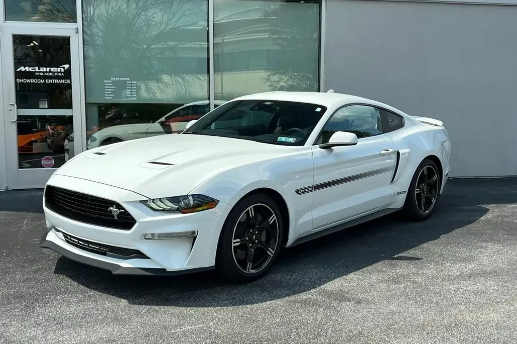 2021 Ford Mustang GT Premium photo 1