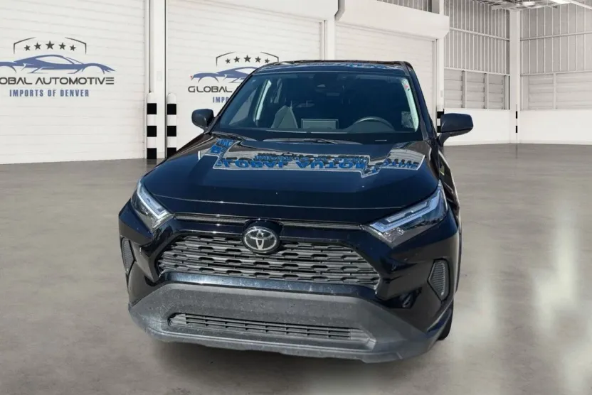 2024 Toyota RAV4 LE photo 1