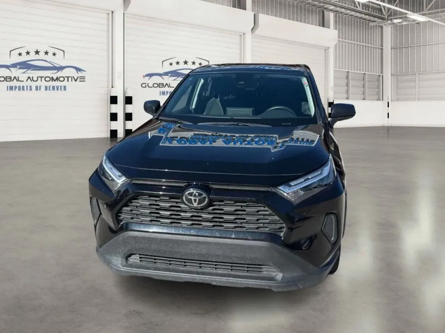 2024 Toyota RAV4 LE photo 1