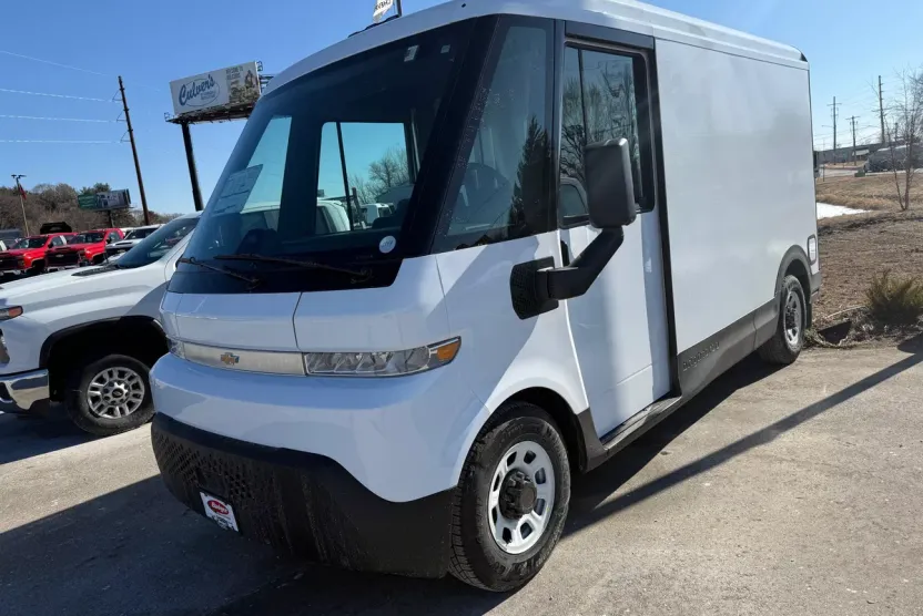 2025 Chevrolet BrightDrop 400 photo 1