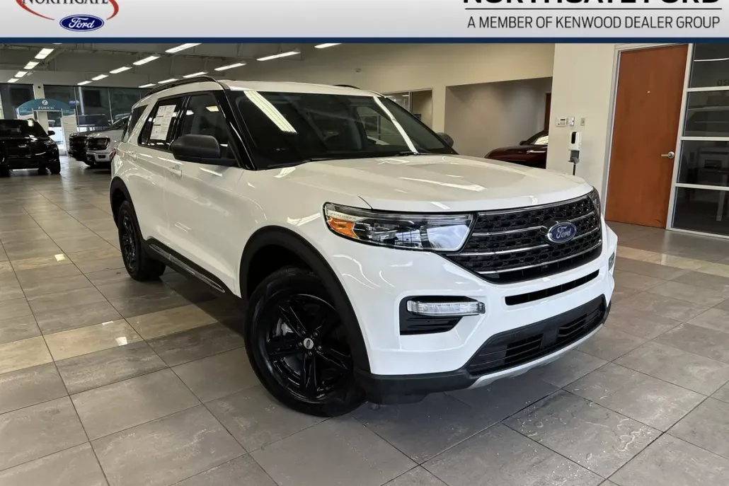 2022 Ford Explorer XLT photo 1