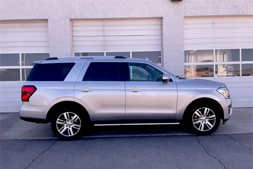 2023 Ford Expedition Limited photo 1
