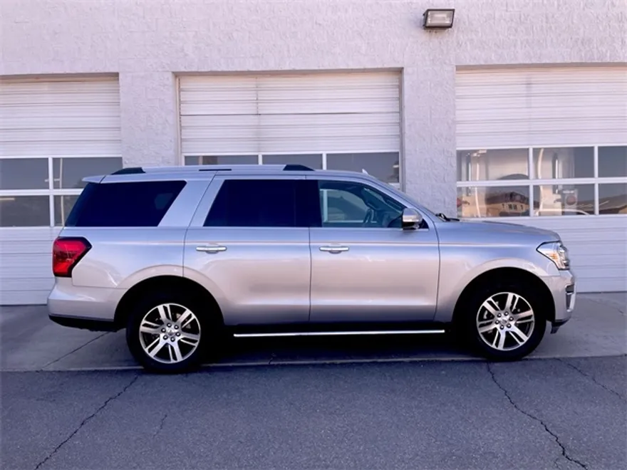 2023 Ford Expedition Limited photo 1