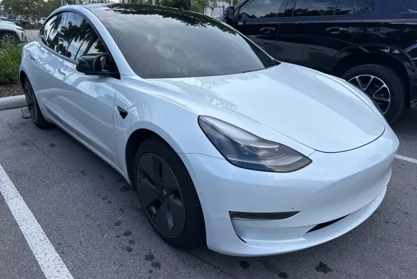 2021 Tesla Model 3 Standard Range Plus photo 1