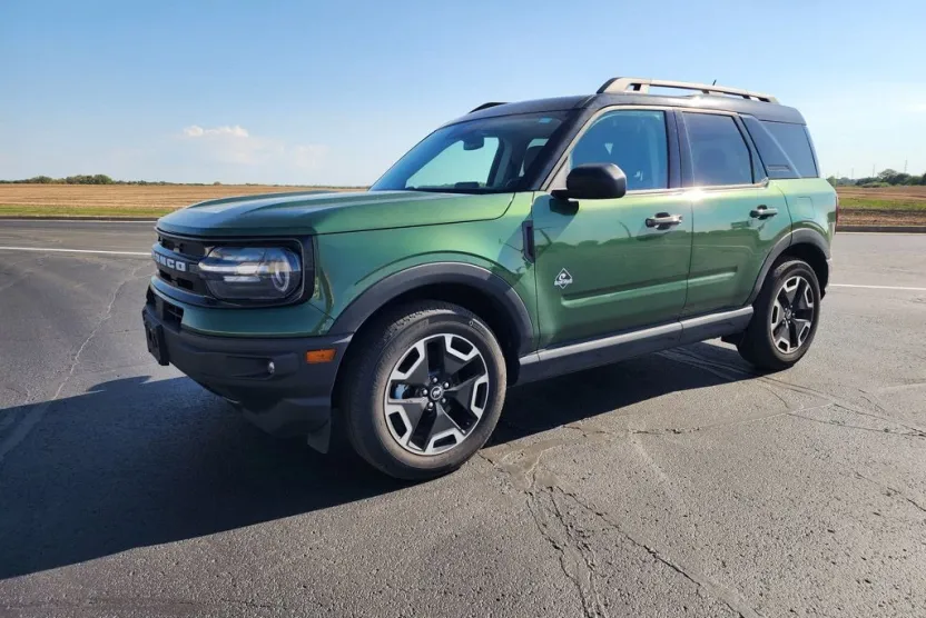 2023 Ford Bronco Sport Outer Banks photo 1