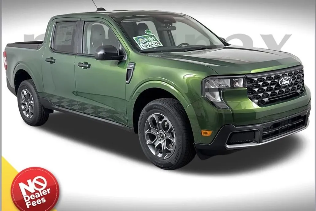 2025 Ford Maverick XLT photo 1