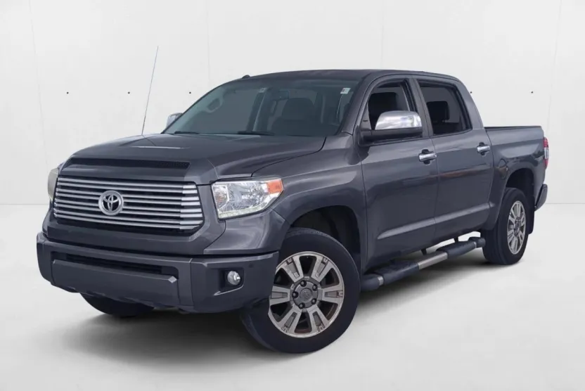 2017 Toyota Tundra Platinum CrewMax photo 1