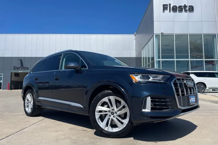 2023 Audi Q7 55 Premium Plus photo 1