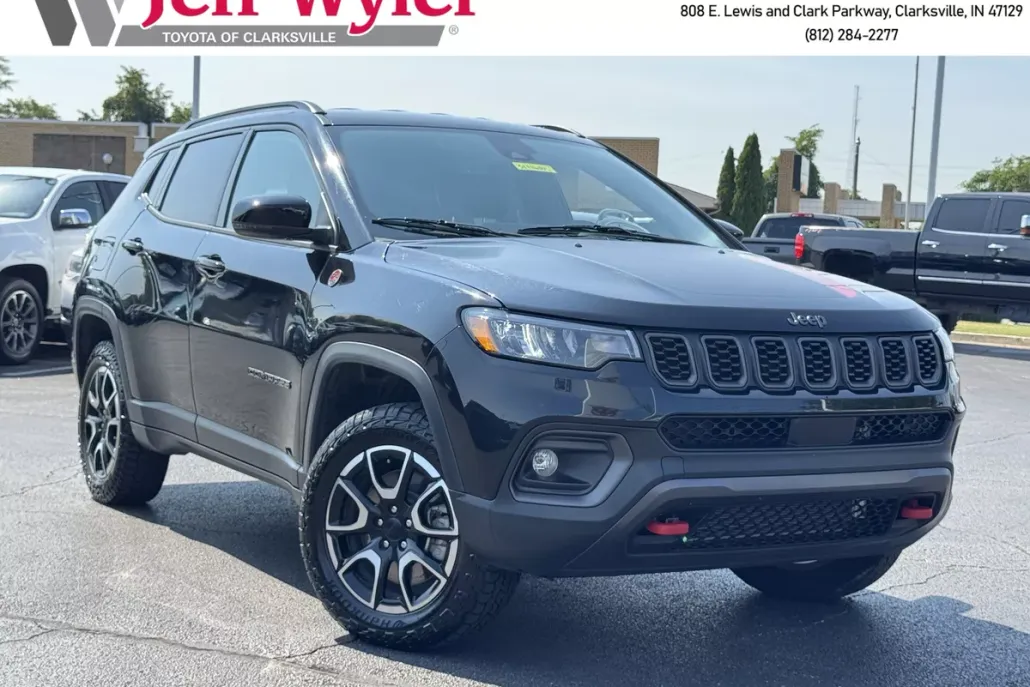 2024 Jeep Compass Trailhawk photo 1
