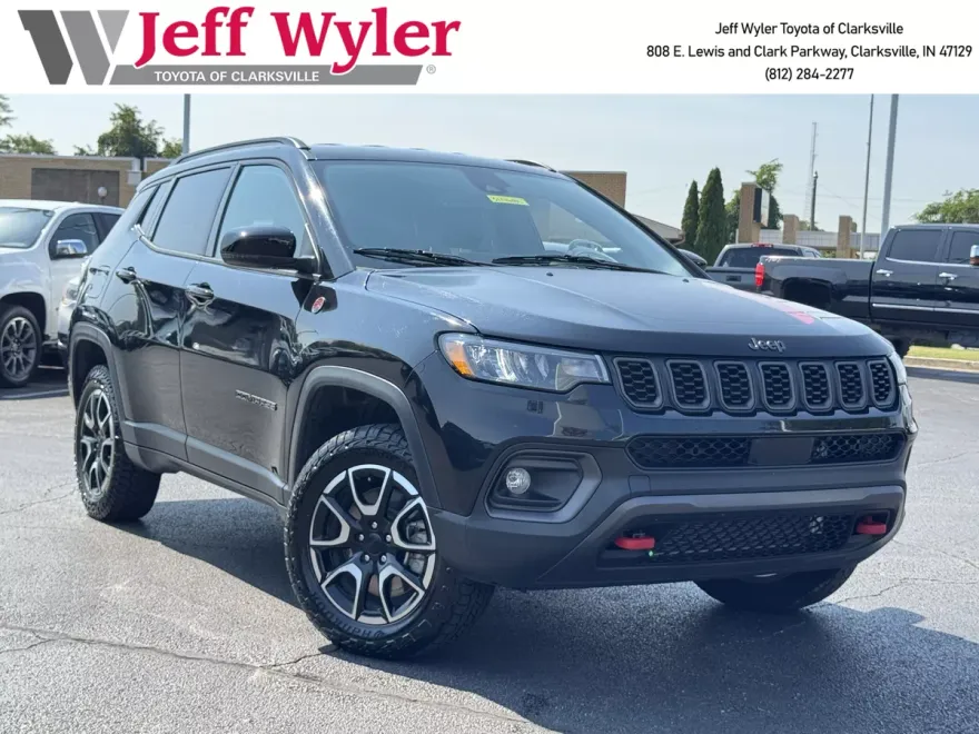 2024 Jeep Compass Trailhawk photo 1
