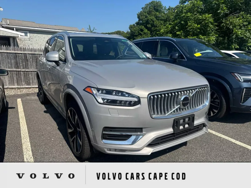 2024 Volvo XC90 B5 Plus photo 1