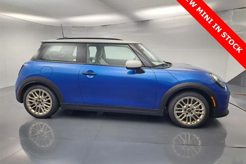 2025 Mini Cooper 2 Door Hardtop Signature photo 1