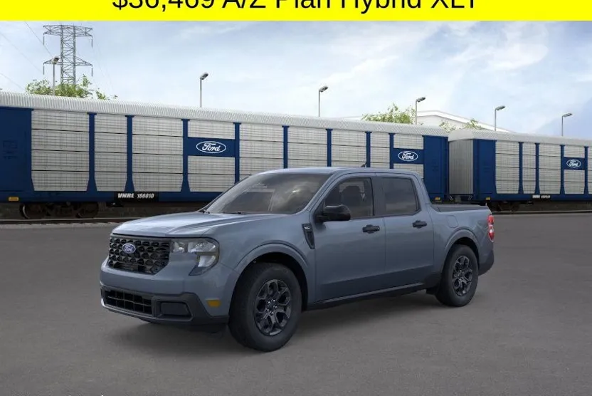 2025 Ford Maverick XLT photo 1