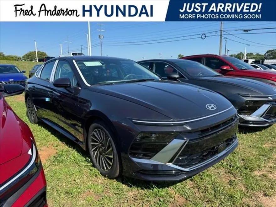 2025 Hyundai Sonata Hybrid SEL photo 1