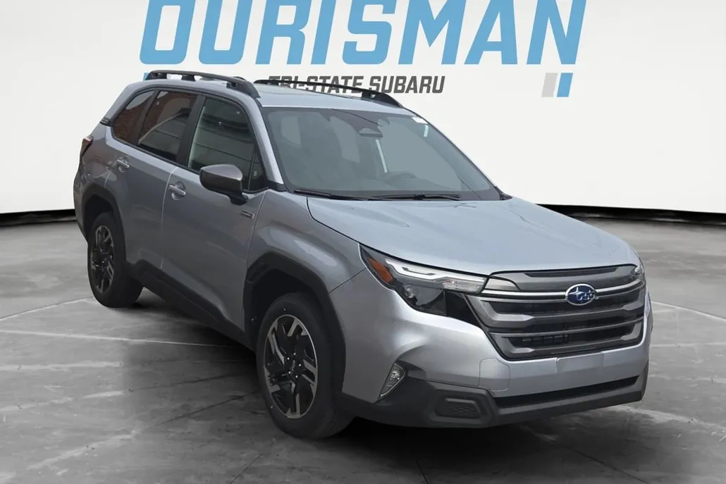 2025 Subaru Forester Premium photo 1