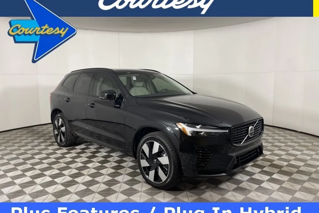 2025 Volvo XC60 T8 Plus photo 1