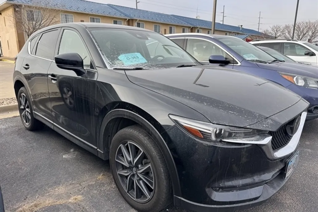 2017 Mazda CX-5 Grand Touring photo 1