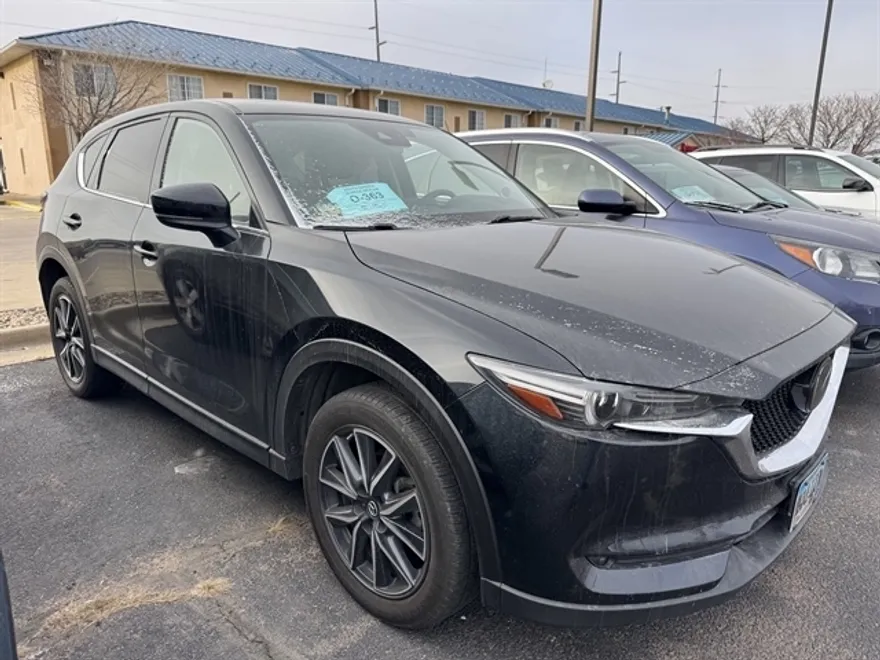 2017 Mazda CX-5 Grand Touring photo 1