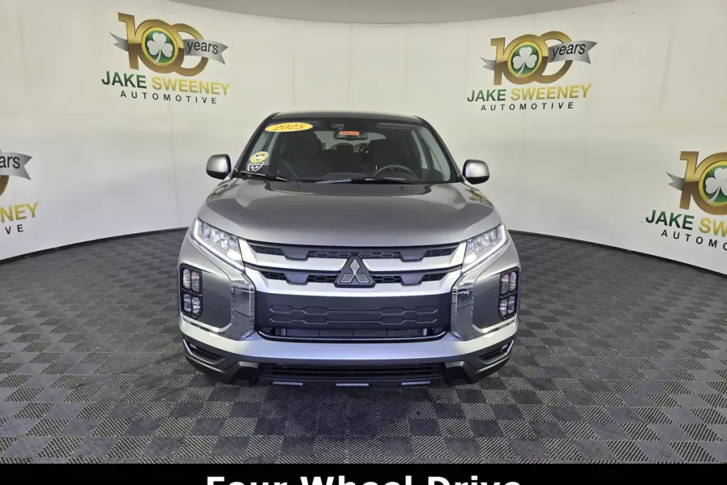2025 Mitsubishi Outlander Sport ES photo 1