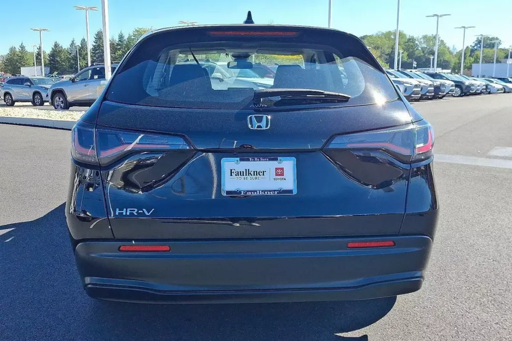 2023 Honda HR-V LX photo 1