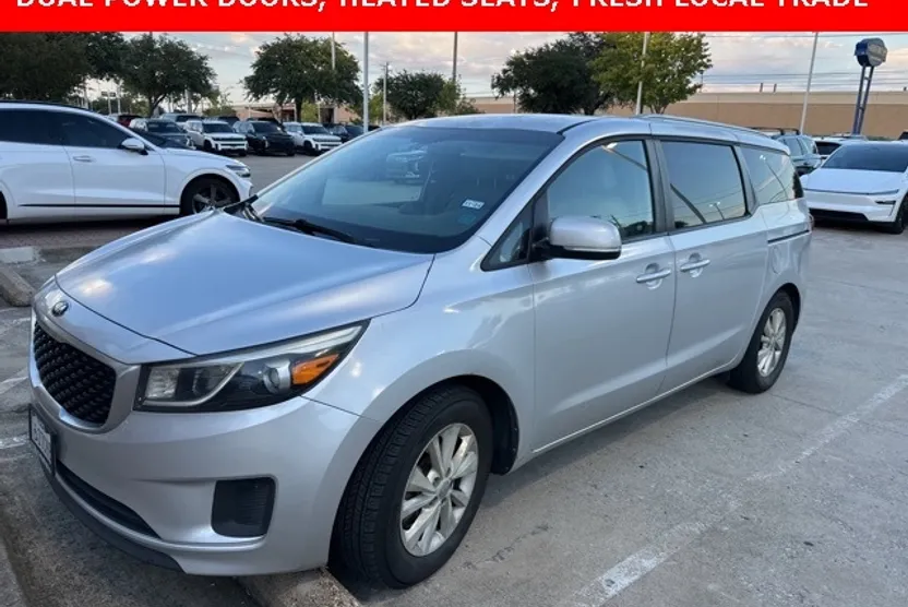 2016 Kia Sedona LX photo 1