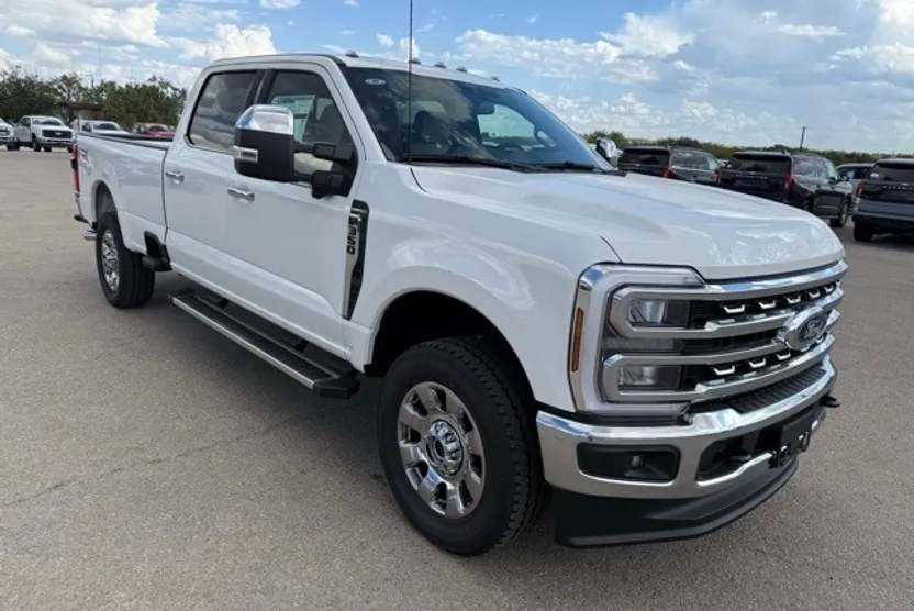 2026 Ford F-350 Lariat photo 1