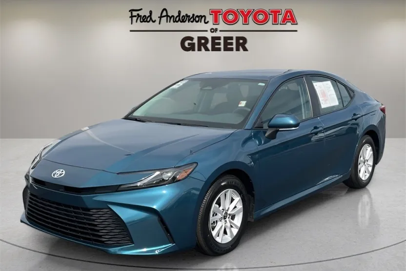 2025 Toyota Camry LE photo 1